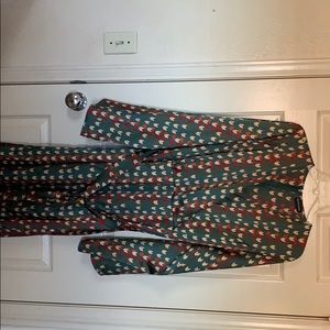 PRETTYLITTLETHING PLUS TIE SIDE MAXI DRESS